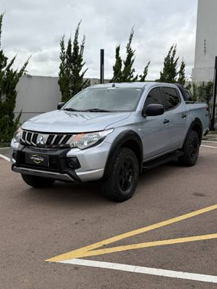 MITSUBISHI L200 TRITON 2.4 16V TURBO DIESEL SPORT GLS CD 4P 4X4 AUTOMÁTICO